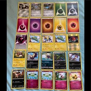 30 Pokémon cards